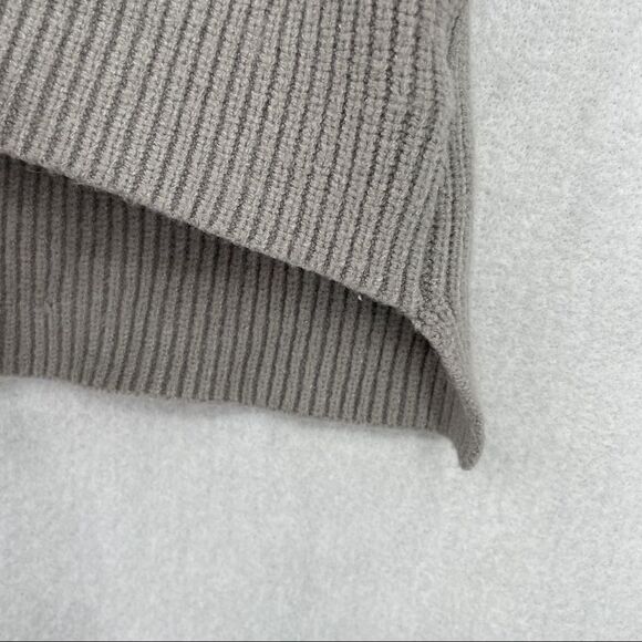 -Devotion by Cyrus Hi-Low Turtleneck NWOT S - Picture 4 of 9